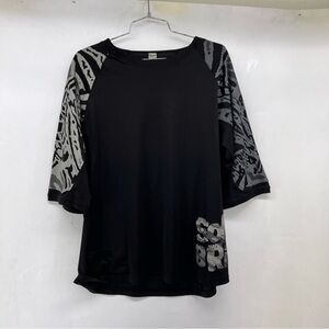 5/$25 Sombrio medium grey and black shirt b32